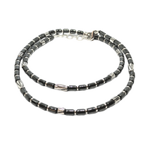 Girocollo in argento ed ematite da uomo