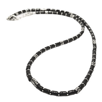 Girocollo in argento ed ematite da uomo