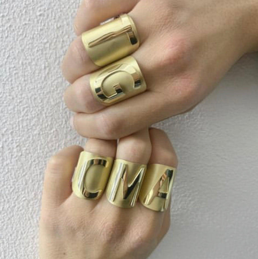 Anello a fascia in argento dorato  - LINEA LETTERE